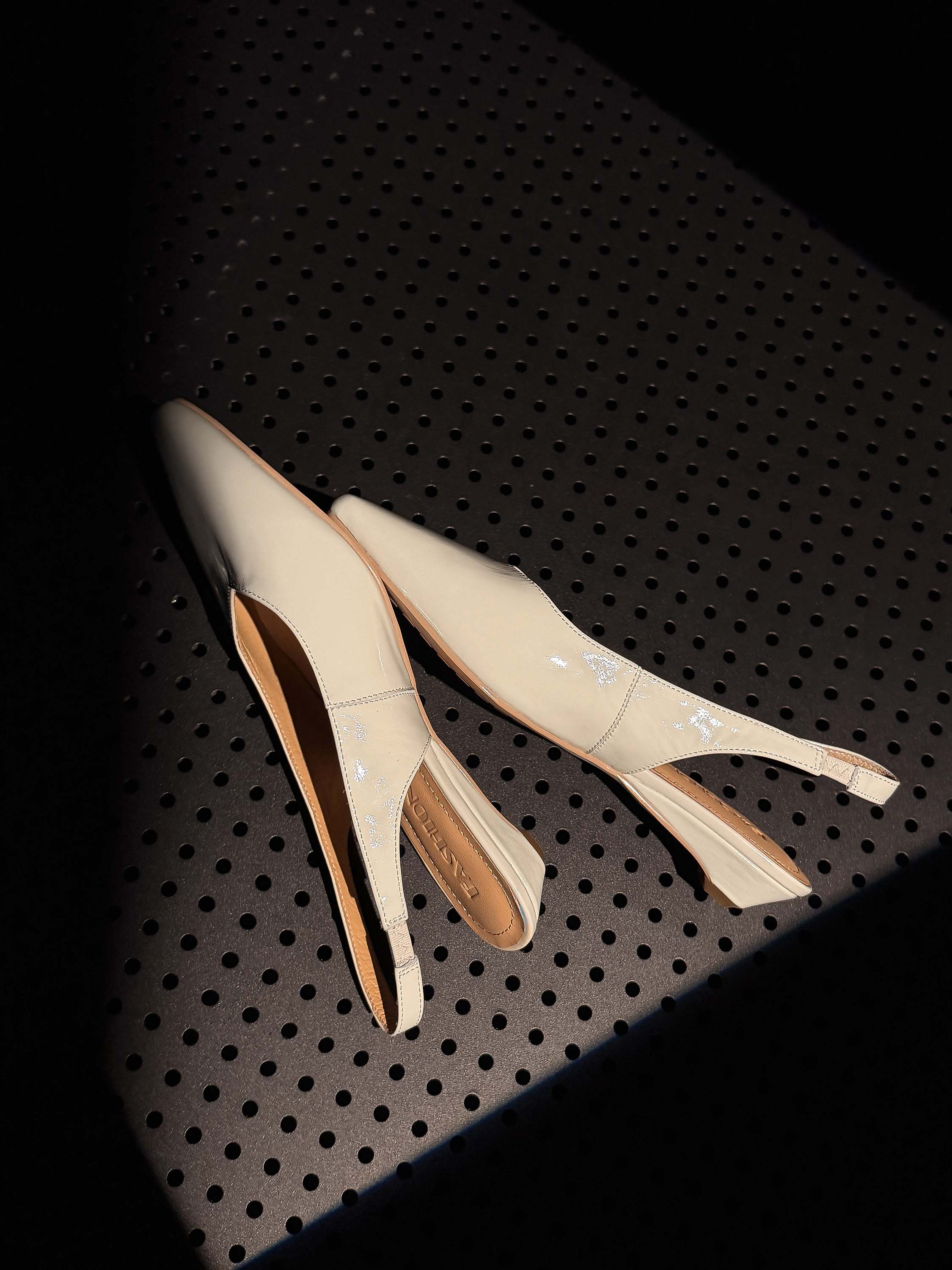 Sapatos de Salto Baixo em Cour - Women Shoes Elegant avaliação e preço